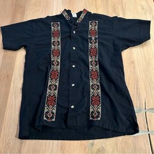 Men’s Guayabera made in Mexico 100% Cotton size M hand made embroidery